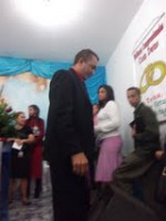 /album/galeria-de-fotos/pr-heleno-no-altar-jpg/